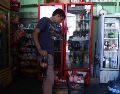 En los últimos seis meses, los productos que han tenido mayores ajustes al alza son las bebidas refrescantes, cigarros, botanas y frituras, embutidos y frutas y verduras. EL INFORMADOR/ARCHIVO