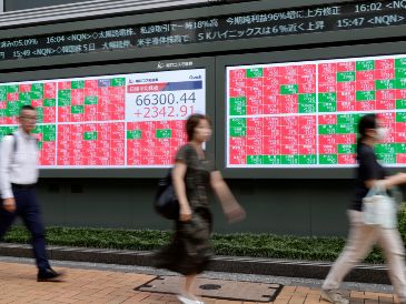 Al toque de campana, el Dow se situó en los 54 mil 349 puntos, un nivel atractivo para los inversores. EFE/F. Robichon