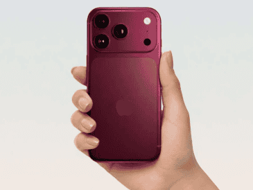 A pesar de que el CEO Tim Cook evitó hacer comentarios directos sobre un posible aumento en los precios de los próximos dispositivos, aunque la comunidad de analistas da por hecho que el encarecimiento es inminente debido a los altos costos de los nuevos componentes. ESPECIAL