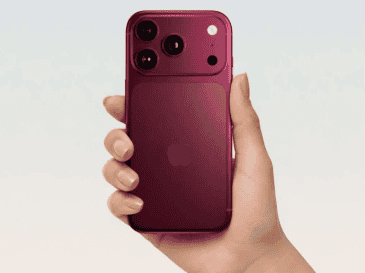 A pesar de que el CEO Tim Cook evitó hacer comentarios directos sobre un posible aumento en los precios de los próximos dispositivos, aunque la comunidad de analistas da por hecho que el encarecimiento es inminente debido a los altos costos de los nuevos componentes. ESPECIAL