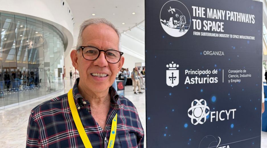 El experto en asteroides de la NASA Humberto Campins. EFE/P. Carballido