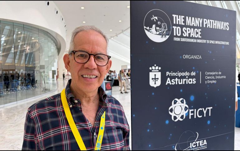 El experto en asteroides de la NASA Humberto Campins. EFE/P. Carballido