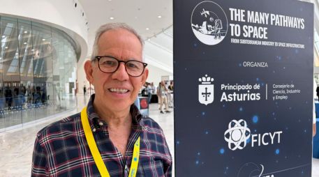 El experto en asteroides de la NASA Humberto Campins. EFE/P. Carballido