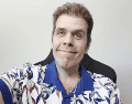 La propiedad del famoso, ubicada en el área de Miami, continuó resguardada por elementos policiales durante este miércoles. ESPECIAL / X / @PerezHilton