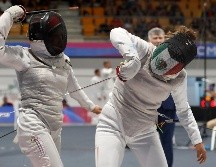 Dentro del Pabellón de Esgrima de Santo Domingo, Nataly Michel, Jimena Torres, Georgina Morales y Natalia Botello sobrevivieron a una intensa Final por equipos contra Venezuela para llevarse el oro con el florete. EFE/ R. Sura.