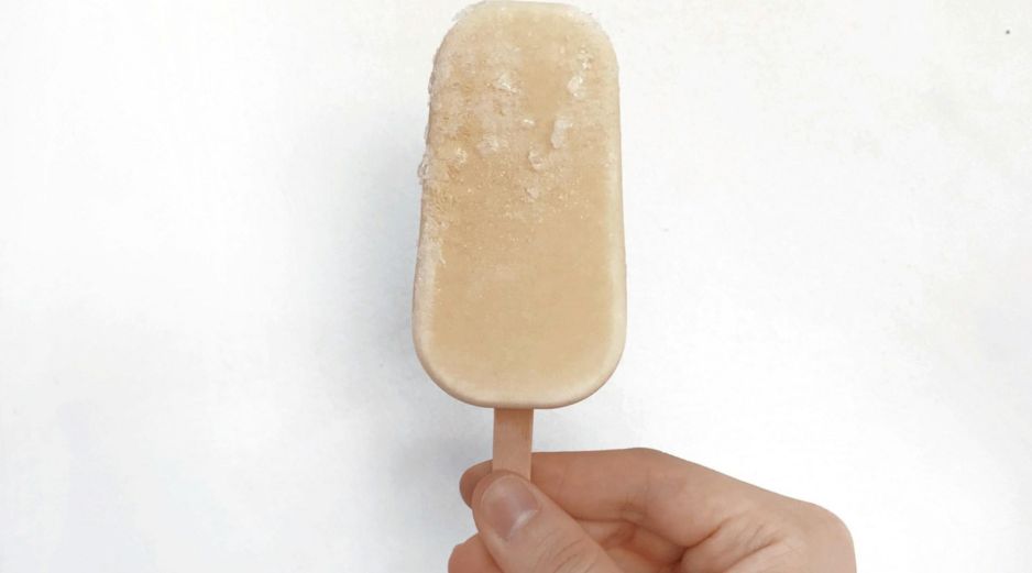 Un estudio de la Profeco realizado en 2025 identificó cinco marcas de paletas de hielo que cumplieron con su declaración nutrimental. UNSPLASH.