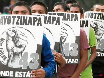 El caso Ayotzinapa vuelve al centro de la agenda tras la detención de Ángel Aguirre. EFE