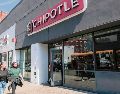 La cadena de restaurantes Chipotle retiró los jalapeños de su menú debido al brote de salmonela. AFP
