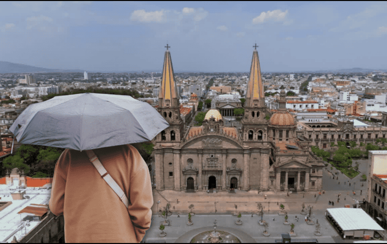 Las lluvias intensas regresan para refrescar la ciudad, aunque el calor no se despide por completo. ESPECIAL / CANVA