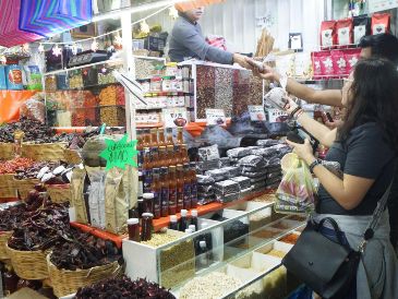 Los productos con mayor incidencia al alza en julio fueron la cebolla, la naranja, las computadoras, el transporte aéreo y los productos para el cabello. SUN / ARCHIVO