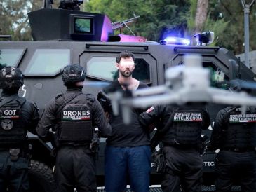 El individuo originario de Estados Unidos fue presentado ante autoridades federales para dar continuidad al procedimiento de extradición, el cual se cumplimentó y fue trasladado a la unión americana. CORTESÍA