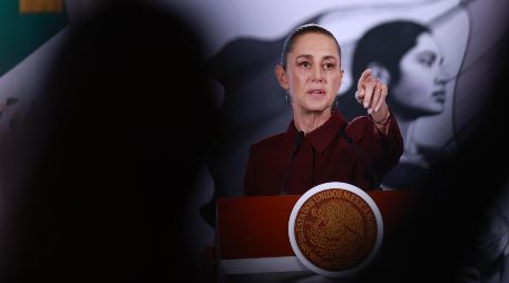 La Jefa del Ejecutivo adelantó que pronto habrá una rueda de prensa para explicar las distintas líneas de investigación, las carpetas abiertas y los avances de la Fiscalía General de la República. EFE/M. Guzmán