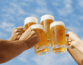 A pesar de los retos económicos recientes, México mantiene su corona indiscutible como el mayor exportador de cerveza a nivel mundial. CANVA