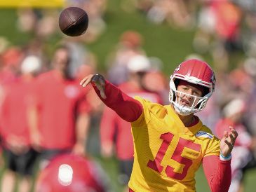 Patrick Mahomes. El quarterback de los Chiefs se sometió a una cirugía reconstructiva en su rodilla izquieda en diciembre pasado. AP