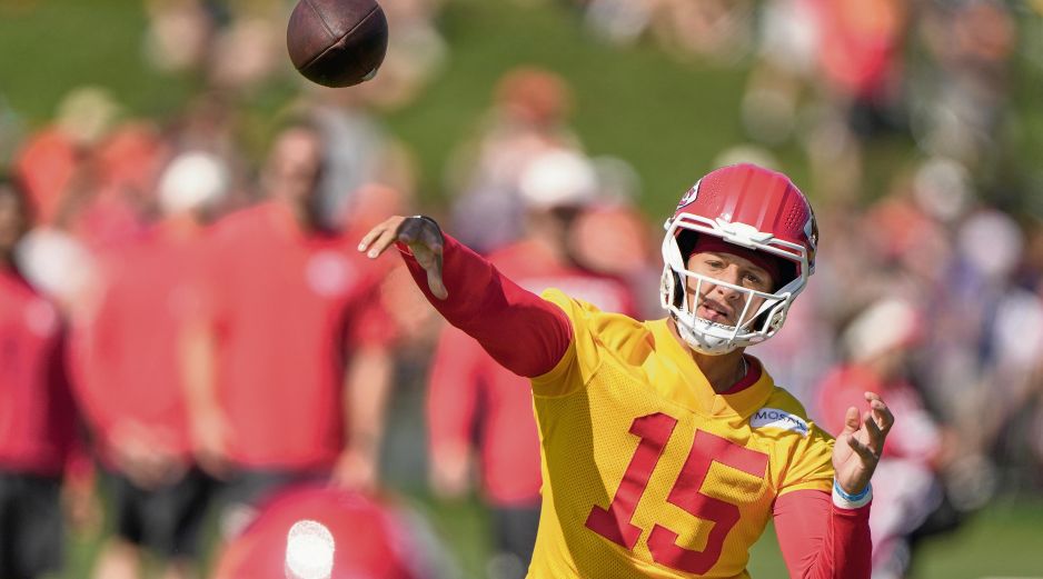 Patrick Mahomes. El quarterback de los Chiefs se sometió a una cirugía reconstructiva en su rodilla izquieda en diciembre pasado. AP