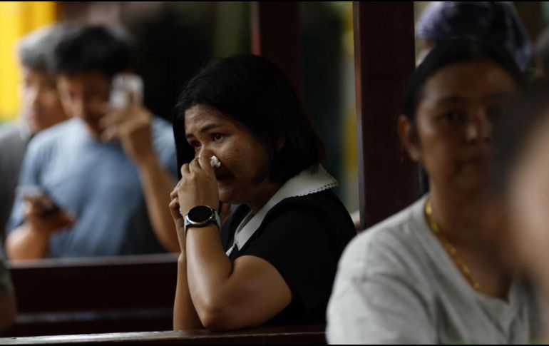 El colegio publicó en redes sociales la esquela de la estudiante de entre 12 y 13 años fallecida tras el tiroteo en Tailandia. EFE / EPA / RUNGROJ YONGRIT