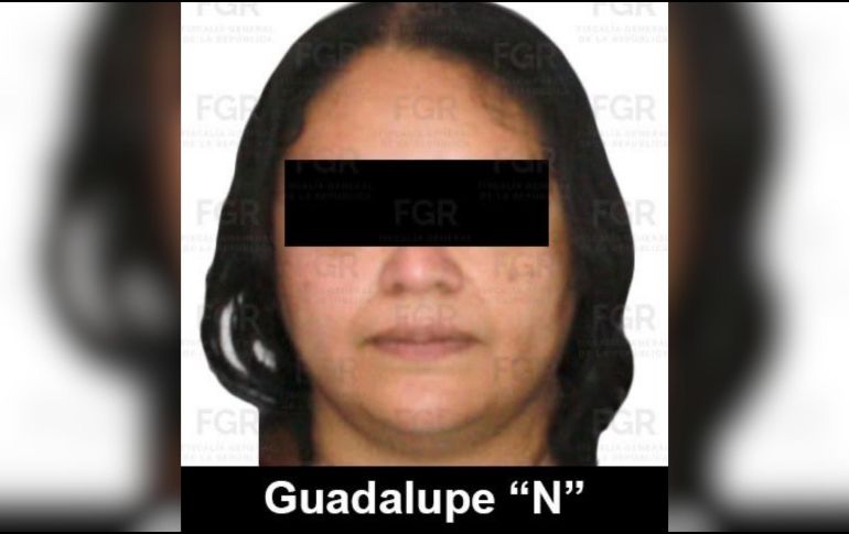 La mujer detenida es identificada como firmante autorizada en diversas cuentas bancarias de una empresa relacionada con el caso. ESPECIAL / FGR