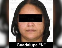 La mujer detenida es identificada como firmante autorizada en diversas cuentas bancarias de una empresa relacionada con el caso. ESPECIAL / FGR