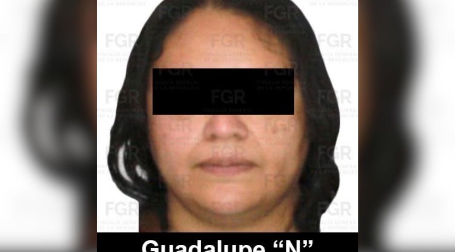 La mujer detenida es identificada como firmante autorizada en diversas cuentas bancarias de una empresa relacionada con el caso. ESPECIAL / FGR