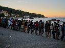 De acuerdo con estimaciones oficiales, alrededor de sesenta mil personas llegaron desde Marruecos hacia Ceuta en apenas unos días. AP/ARCHIVO