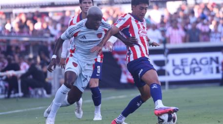 El conjunto dirigido por Gabriel Milito tuvo el control durante buena parte del partido, pero volvió a mostrar su principal defecto: la falta de contundencia. ESPECIAL/ CHIVAS.