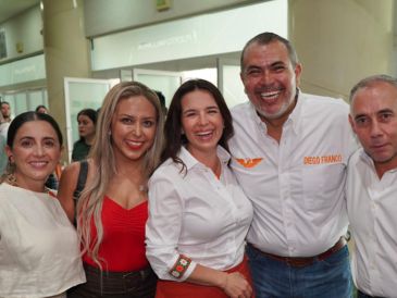 Mirza Flores, coordinadora de Movimiento Ciudadano en Jalisco, estuvo presente en el evento depresentación en Puerto Vallarta. ESPECIAL / Movimiento Ciudadano