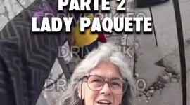 Lady Paquete se disculpa y regresa celular a repartidor