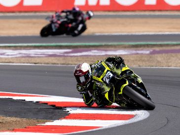 Raúl Fernández dominó de principio a fin en Silverstone para conquistar su primera victoria de la temporada en MotoGP. EFE