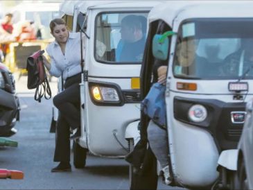 Especialista plantea sustituir mototaxis por vans de hasta 15 pasajeros, con mayor seguridad y regulación dentro del transporte público. EL INFORMADOR/ ARCHIVO.