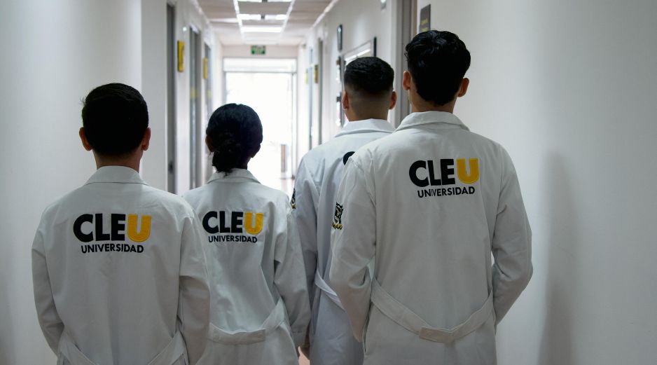 En CLEU se incluyen ambas disciplinas como parte de un solo programa académico. ESPECIAL