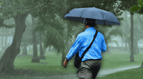 El clima de agosto recuerda a los tapatíos que la temporada de lluvias aún tiene mucha fuerza por descargar. ESPECIAL /  CANVA