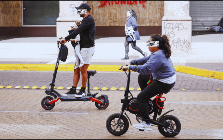 Las familias y deportistas de la Vía RecreActiva han identificado que el exceso de velocidad de los patines eléctricos y el tránsito desordenado de ciclistas constituyen las mayores amenazas durante las jornadas recreativas. ESPECIAL