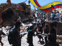 Un terremoto de magnitud 7.4 con epicentro en el noroeste de Colombia dejó el lunes al menos 69 muertos, varios heridos y personas atrapadas en edificios que colapsaron. EFE / E. Guzmán