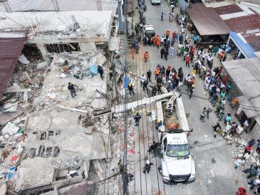 El Gobierno colombiano declaró este lunes la situación de "desastre nacional" por el terremoto de magnitud 7.4. EFE / J. Arriaga