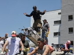 Líderes políticos enviaron mensajes de solidaridad y manifestaron su disposición de ayudar a Colombia tras el sismo de magnitud 7.4. AP / S. Saldarriaga