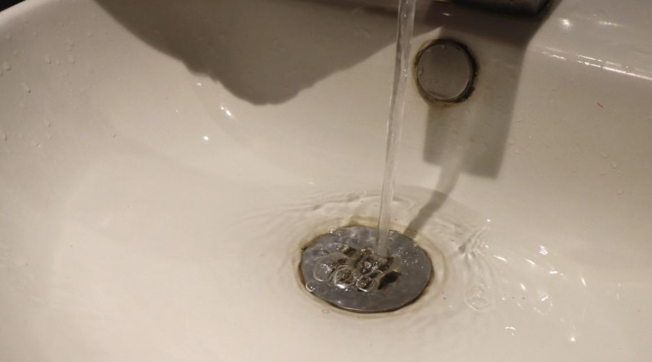 El Ayuntamiento de Tlaquepaque busca que el SIAPA incluya a 160 colonias en los descuentos por recibir agua turbia o de mala calidad. CORTESÍA.