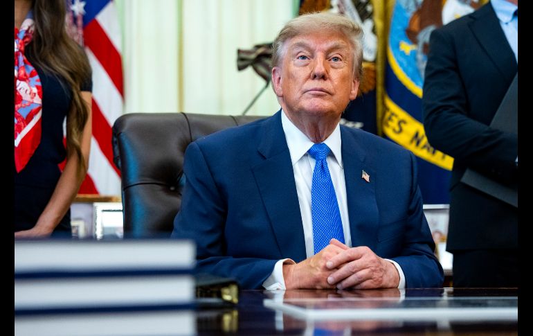 Donald Trump causó furor cuando publicó que le exigirá a Irán una 'compensación' por los abusos cometidos en el pasado. EFE/B. Cash