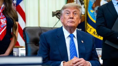 Donald Trump causó furor cuando publicó que le exigirá a Irán una 'compensación' por los abusos cometidos en el pasado. EFE/B. Cash
