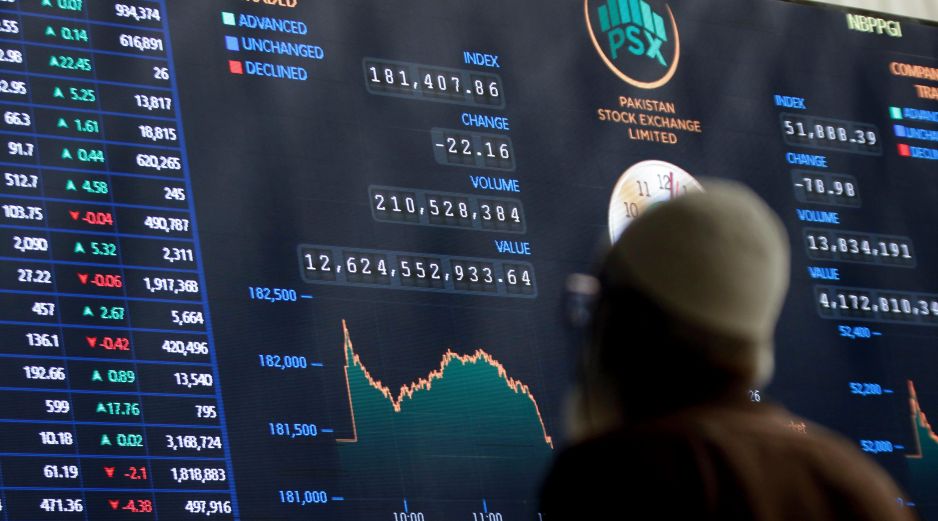 Intel cayó un 4 % hoy, lo que contribuyó a que el Nasdaq fuera el indicador con más pérdidas de la jornada, con un retroceso de 0.32 %. EFE/R. Khan