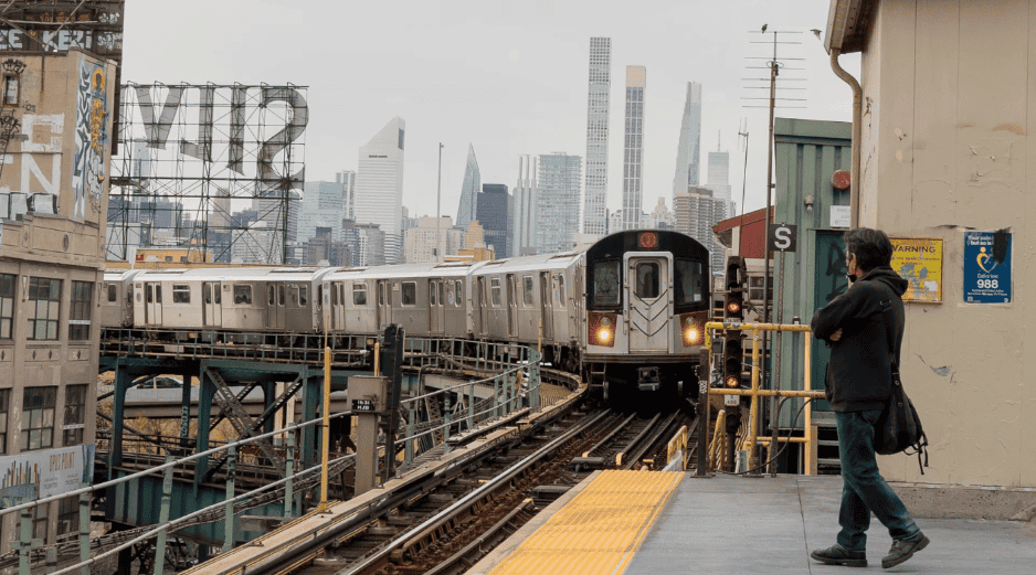 El calor extremo en el metro de Nueva York es un problema documentado que afecta la salud y la comodidad de los pasajeros, por lo que este proyecto representa una gran oportunidad para reducir las altas temperaturas, mejorar las estaciones y aprovechar la tecnología climática. EFE/ACHIVO