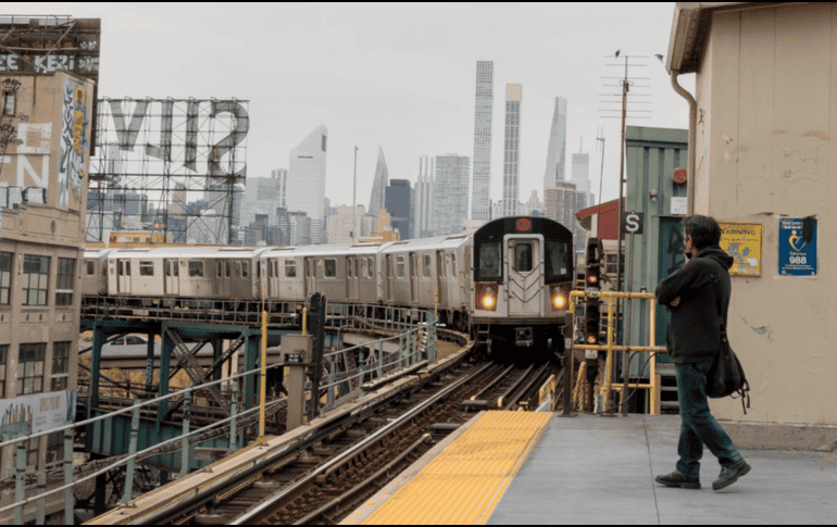 El calor extremo en el metro de Nueva York es un problema documentado que afecta la salud y la comodidad de los pasajeros, por lo que este proyecto representa una gran oportunidad para reducir las altas temperaturas, mejorar las estaciones y aprovechar la tecnología climática. EFE/ACHIVO