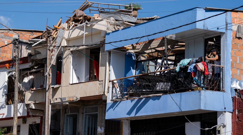Fotografía que muestra viviendas afectadas luego de un terremoto de magnitud 7,4 este lunes, en Pereira, Colombia. EFE/L. Castañeda