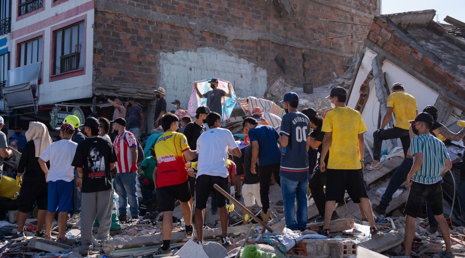 El terremoto en Colombia dejó mil 575 viviendas averiadas y 37 completamente destruidas, además de 61 edificios colapsados, 18 centros de salud y 52 centros educativos averiados. EFE/L. Castañeda