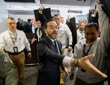 El presidente de Colombia, Abelardo de la Espriella, sale después de dirigir una reunión de respuesta al terremoto en Bogotá, Colombia. AP/S. Barros
