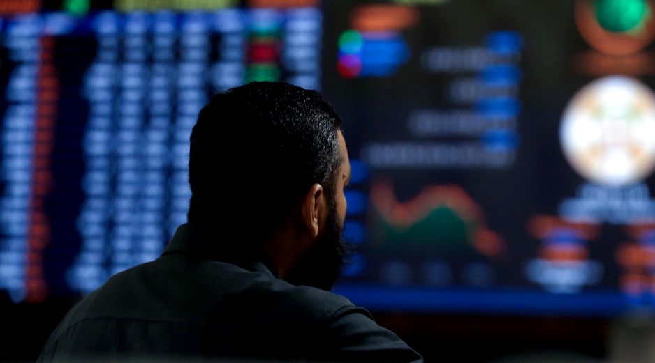 Al interior del mercado mexicano, destacaron los retrocesos de las emisoras Grupo Carso, Grupo Aeroportuario del Pacífico, Walmex, Volaris y Femsa. EFE/R. Khan