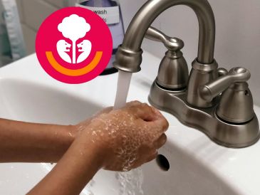 La semana previa al regreso a clases servirá para que personal educativo monitoree el agua de las escuelas y reportar en caso de detectar contaminación, añadió el Secretario de Educación. UNSPLASH / SEJ / CANVA