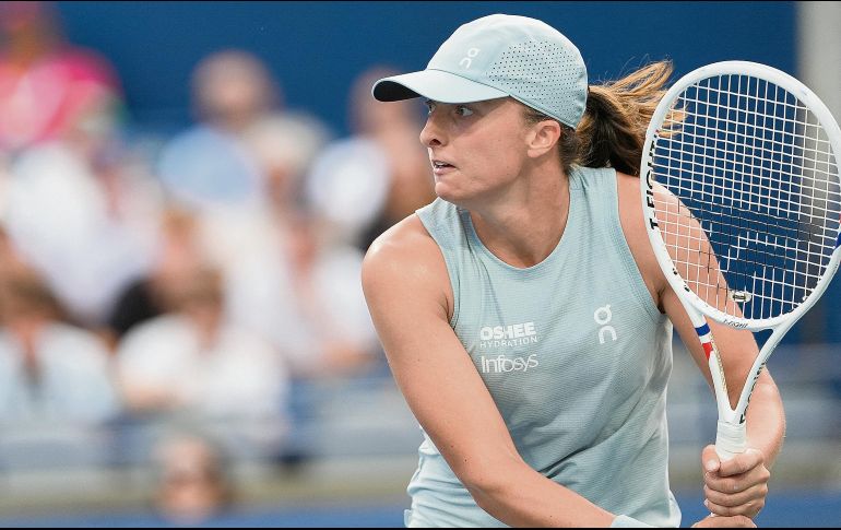 Iga Swiatek pasa a la siguiente ronda en el torneo. AFP