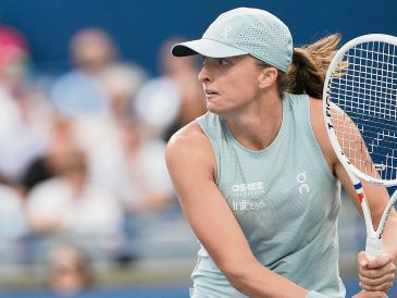 Iga Swiatek pasa a la siguiente ronda en el torneo. AFP