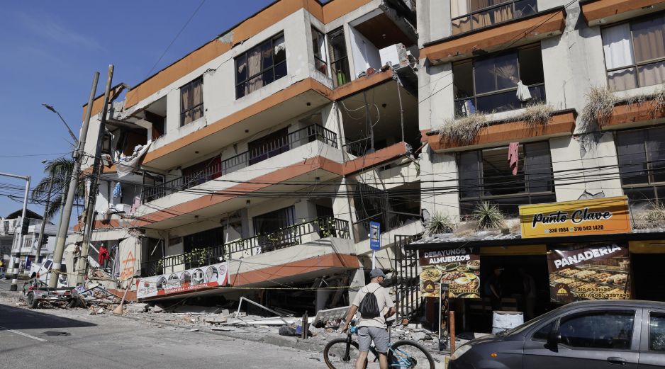 El lunes 10 de agosto, un terremoto de magnitud 7.4 sacudió Colombia, dejando graves daños. EFE / C. Ortega