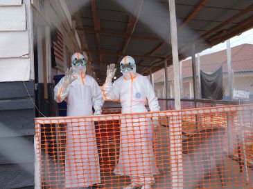 Los datos oficiales publicados la madrugada del martes indican que se han confirmado 4 mil 381 casos de ébola.AP/Dieudonne Dirole